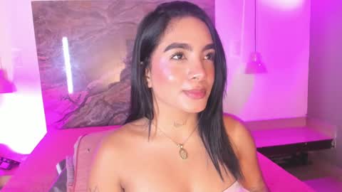 Snapshot of estefy_gomez1 chatting on March 5, 6:33 am Stefy online show from March 5, 6:33 am