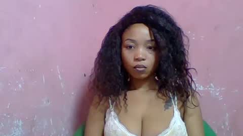 Snapshot of estelah20 chatting on October 19, 5:34 am estelah20 online show from October 19, 5:34 am