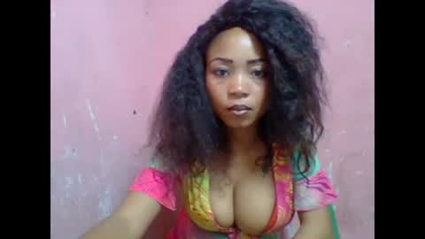 Snapshot of estelah20 chatting on October 4, 11:41 am estelah20 online show from October 4, 11:41 am
