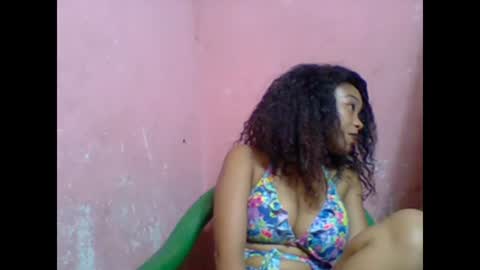 Snapshot of estelah20 chatting on October 22, 9:45 am estelah20 online show from October 22, 9:45 am