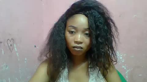 estelah20 online show from December 4, 10:37 am