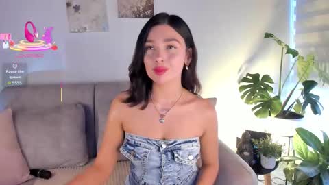 Is secret online show from November 8, 9:18 pm