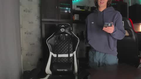 LOUIS online show from November 28, 1:51 pm