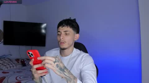 estivenvel online show from September 22, 5:39 pm