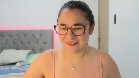 estrellajunior online show from April 24, 12:23 am