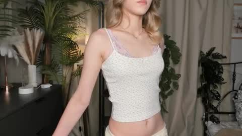 Natalie online show from October 17, 6:06 am