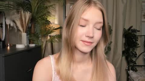 Natalie online show from October 8, 5:46 am