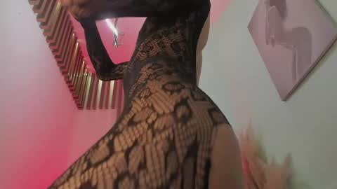 ethaancox online show from September 26, 11:24 pm