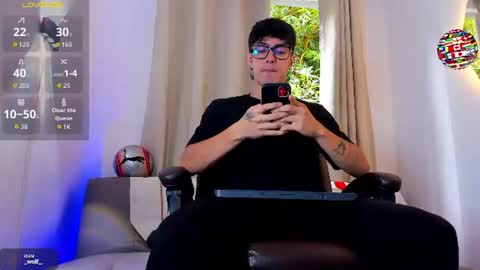 etham_wolf1 online show from June 25, 6:02 pm