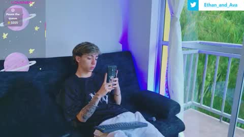 Snapshot of ethan_and_ava chatting on October 10, 12:44 pm ethan and ava online show from October 10, 12:44 pm