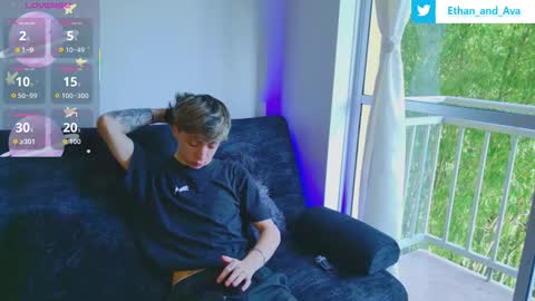Snapshot of ethan_and_ava chatting on October 9, 12:43 pm ethan and ava online show from October 9, 12:43 pm