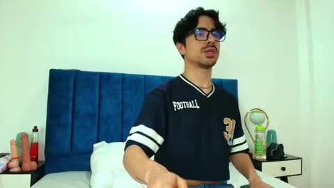 ethan  online show from December 14, 3:35 am