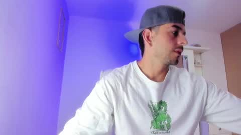 Snapshot of ethan_mullers1 chatting on January 24, 9:15 pm Ethan Muller online show from January 24, 9:15 pm