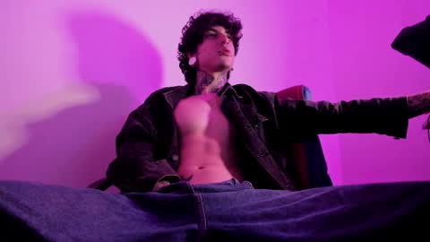 Ethan sykes online show from September 22, 3:32 am