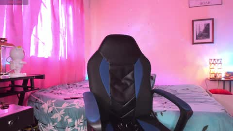 ethan travis online show from April 12, 9:30 pm