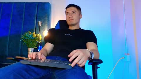 ethanconnor_ online show from October 27, 12:38 pm