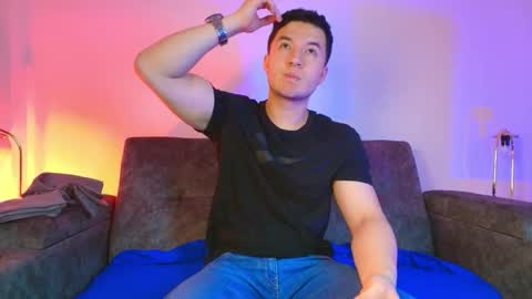 ethanconnor_ online show from February 27, 11:36 am