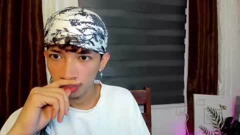 Ethan online show from July 16, 10:07 am