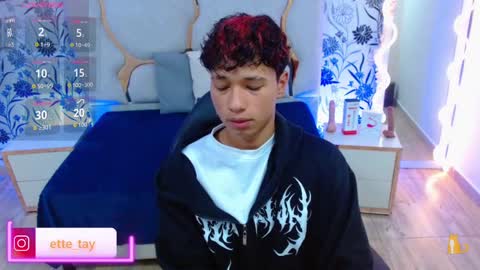 ette online show from October 4, 3:15 am