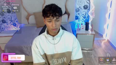 ette online show from October 21, 3:00 am