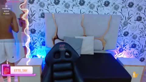 ette online show from September 22, 3:32 am