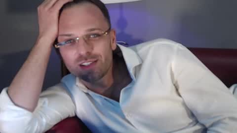 euginehot online show from December 23, 4:50 pm