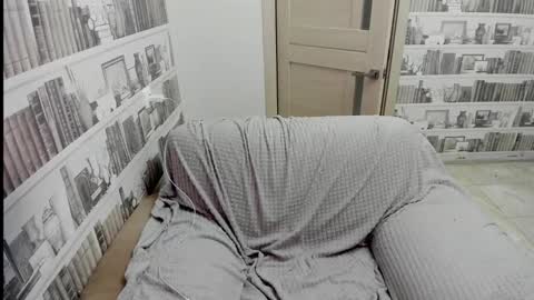 Veronica Tiia Lilith left to right online show from March 17, 5:18 pm