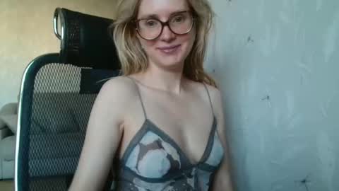 eva2323 online show from October 1, 6:12 am