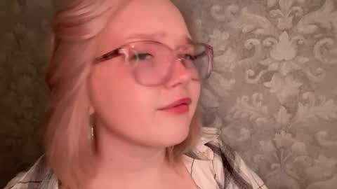 Snapshot of eva_kittenn chatting on September 13, 4:53 pm eva_kittenn online show from September 13, 4:53 pm