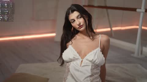 Snapshot of eva_ro chatting on December 22, 3:55 pm EVA  online show from December 22, 3:55 pm