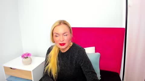 EvaAlone online show from December 9, 8:55 am