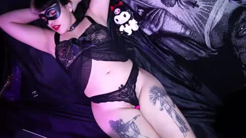 Eva Crux online show from February 9, 7:15 am