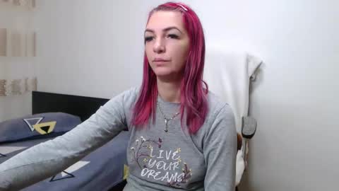 EvadesireONE online show from November 11, 8:49 am