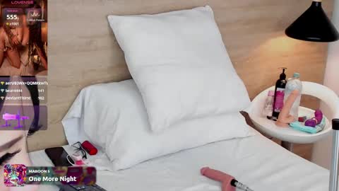 Evadne online show from March 8, 10:02 pm