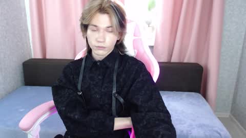 evan_reinhart online show from September 25, 9:16 am