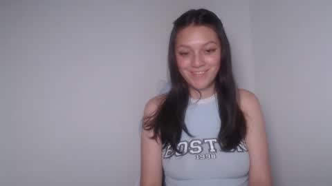 evangeline_petite online show from September 18, 3:32 am
