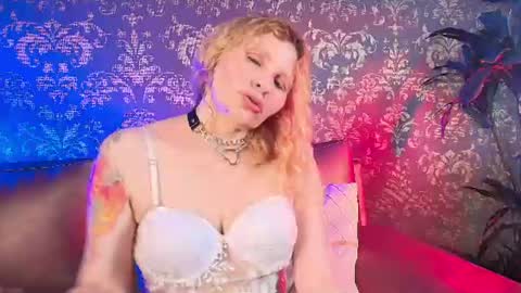 Call me Evangeline   online show from June 16, 8:46 pm