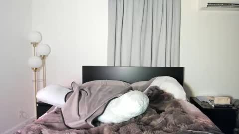 Evan Harlowe online show from April 1, 3:51 am