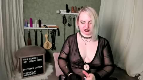 Evan Harlowe online show from November 1, 8:30 pm