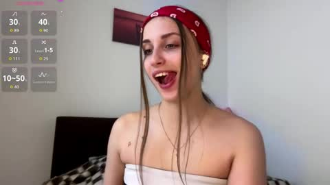 evarenard_ online show from April 19, 7:05 pm