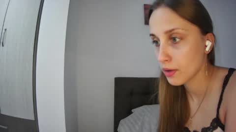 evarenard_ online show from June 25, 5:29 pm