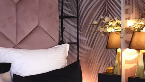 EvaRhea online show from November 17, 4:04 am