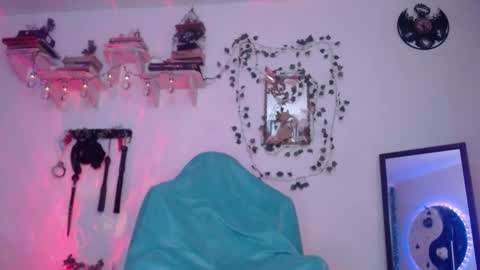 Eve Blue  friends. IG eve blue77 TW EveBlue 1 OF eveblue7 online show from October 12, 7:12 am