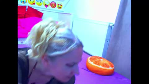 EVEANDMAX online show from November 20, 9:56 pm