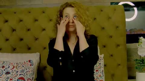 EveHamilton online show from February 2, 8:49 pm