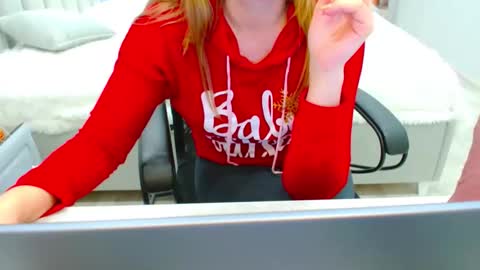 evelove online show from February 8, 6:11 pm