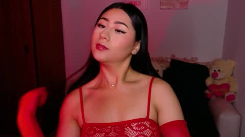 Evelyn online show from December 4, 4:39 pm