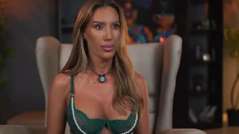 Evelyn online show from July 2, 6:13 pm