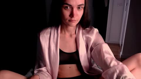 Evelyn online show from October 9, 10:10 am