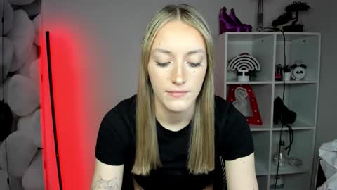 evelynblond online show from February 12, 2:31 pm